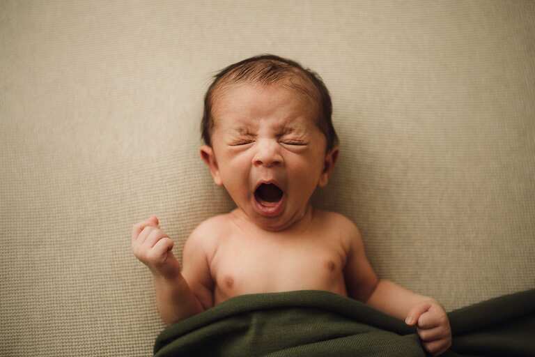 newborn photograph oshawa yawn